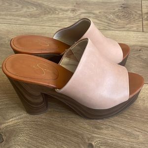 Jessica Simpson Shelby Platform size 7.5